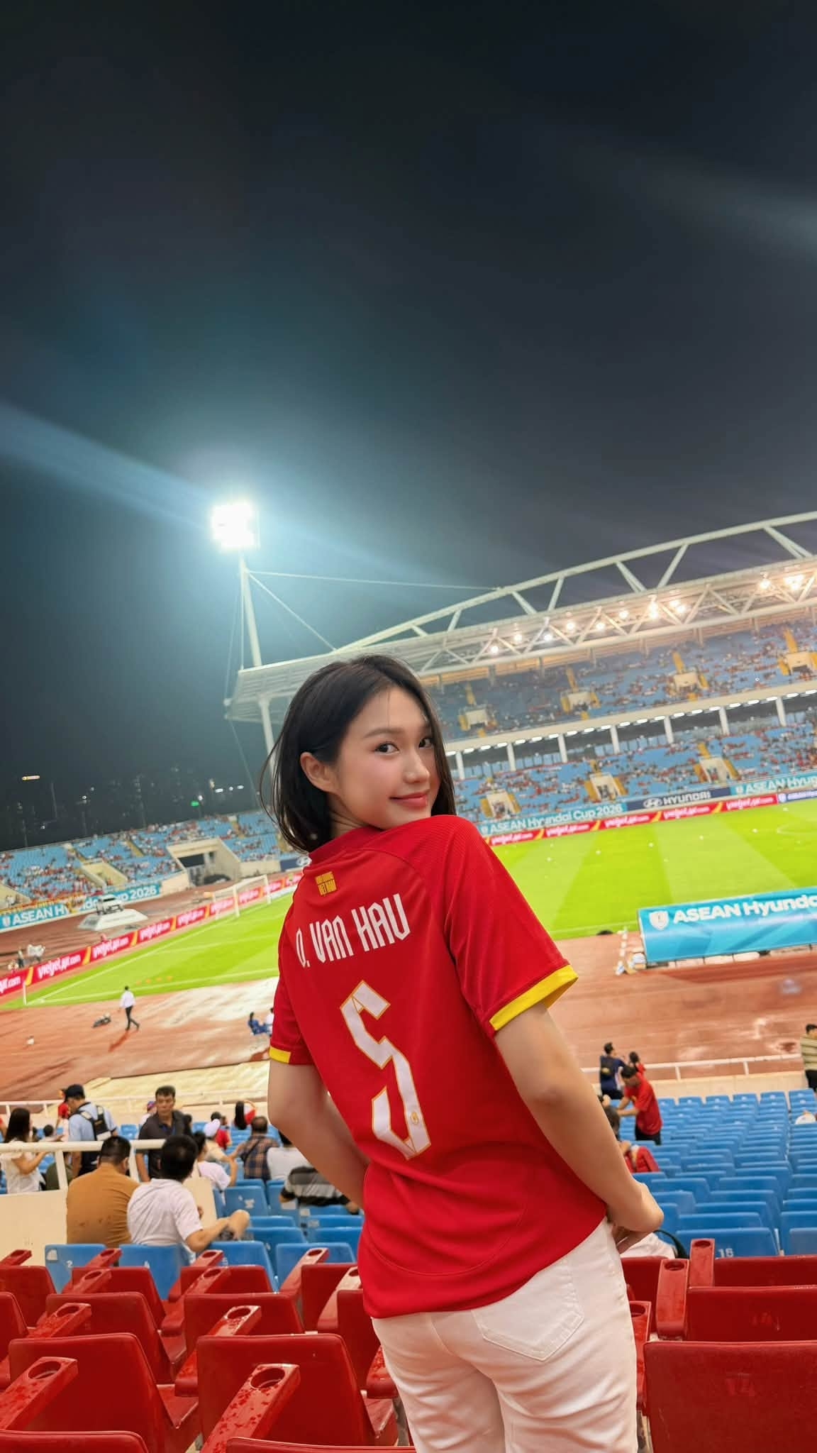 sao viet 20 8 ho ngoc ha dep diem 10 , loat anh khien dan tinh me man hinh anh 2