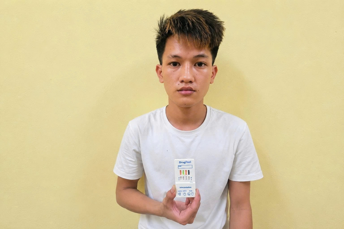 tu mot nguoi duong tinh, cong an lao cai lan ra ca duong day mua ban ma tuy hinh anh 1