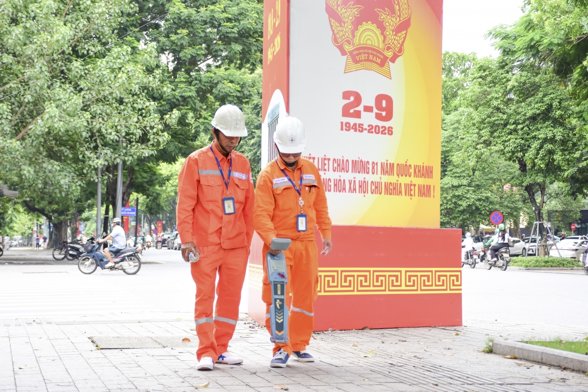 tong cong ty Dien luc tp ha noi evnhanoi on dinh chat luong phuc vu quoc khanh hinh anh 2
