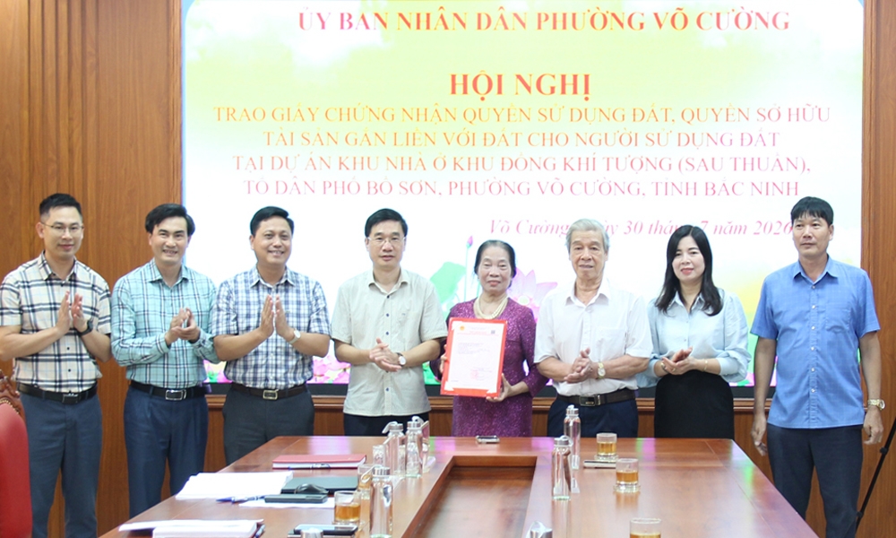 nguoi dan o vo cuong bac ninh vui mung nhan so do sau 24 nam cho doi hinh anh 1