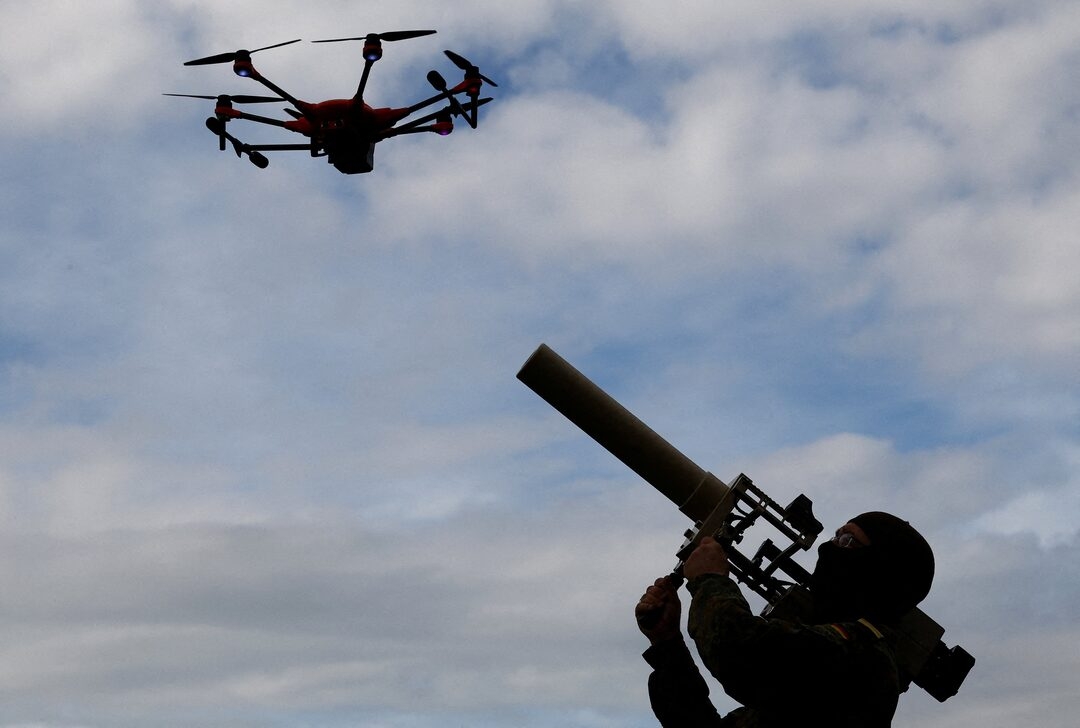 Duc dieu tra nghi van khung bo khi phat hien uav mang chat no gan may bay ukraine hinh anh 1