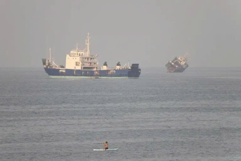 Dam phan iran-oman ve eo hormuz tien trien, hon 1.000 tau luu thong trong 3 thang hinh anh 1