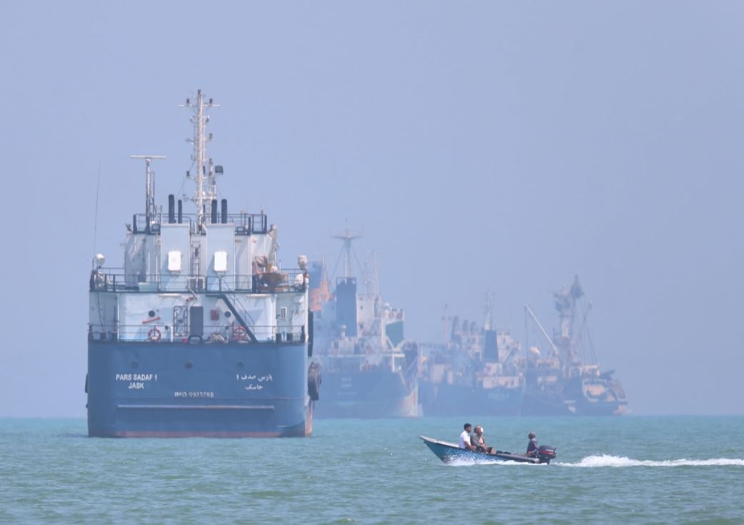 iran neu dieu kien mo lai eo bien hormuz hinh anh 1