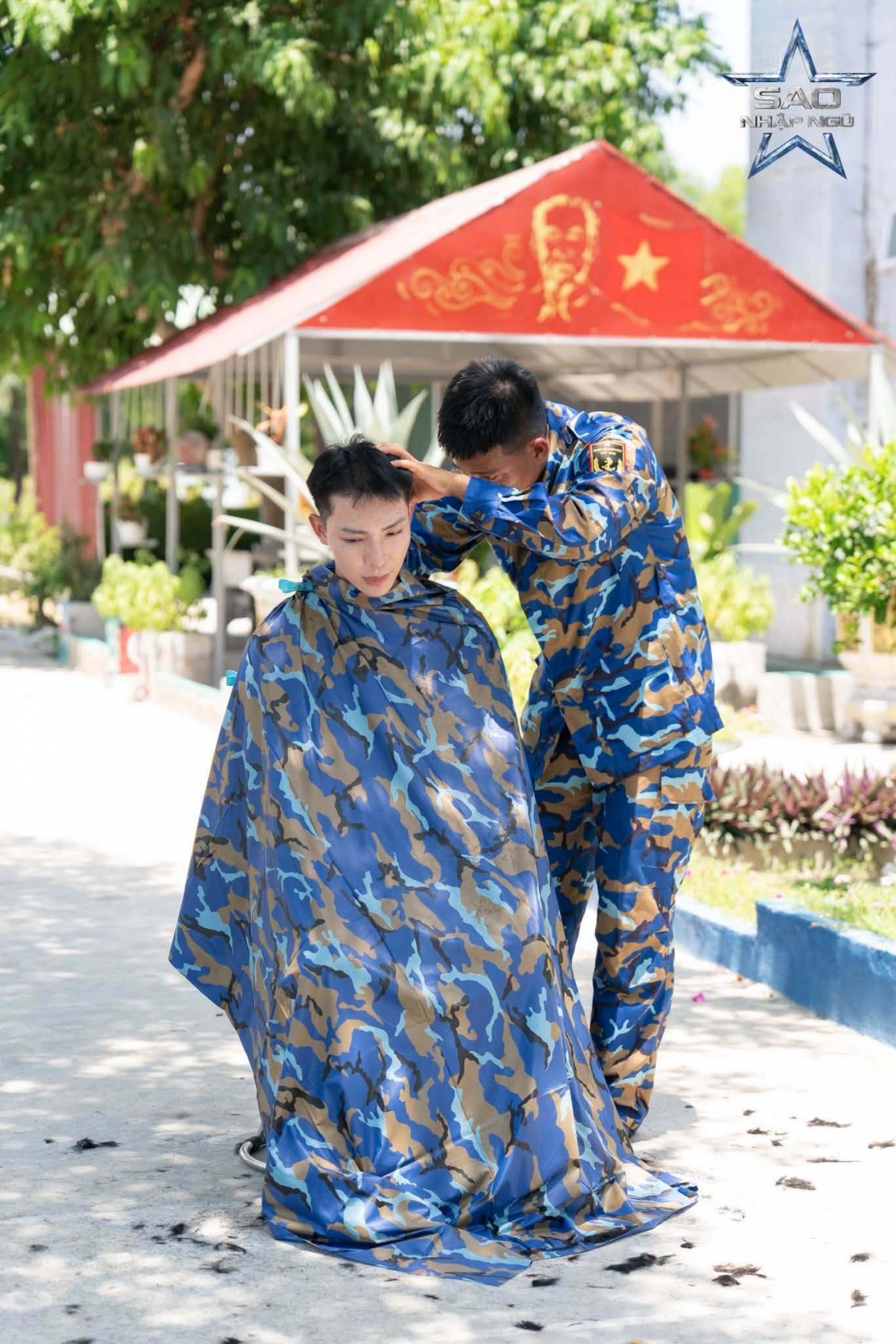 bi phan ung sau sao nhap ngu, erik cong khai xin loi khan gia hinh anh 2