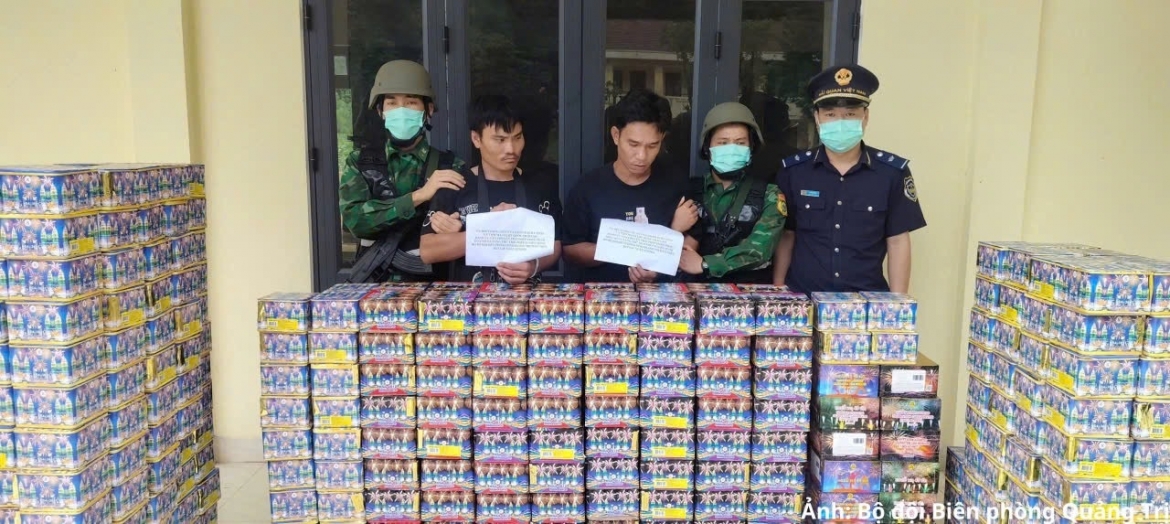 two lao nationals arrested for smuggling firecrackers into vietnam picture 1