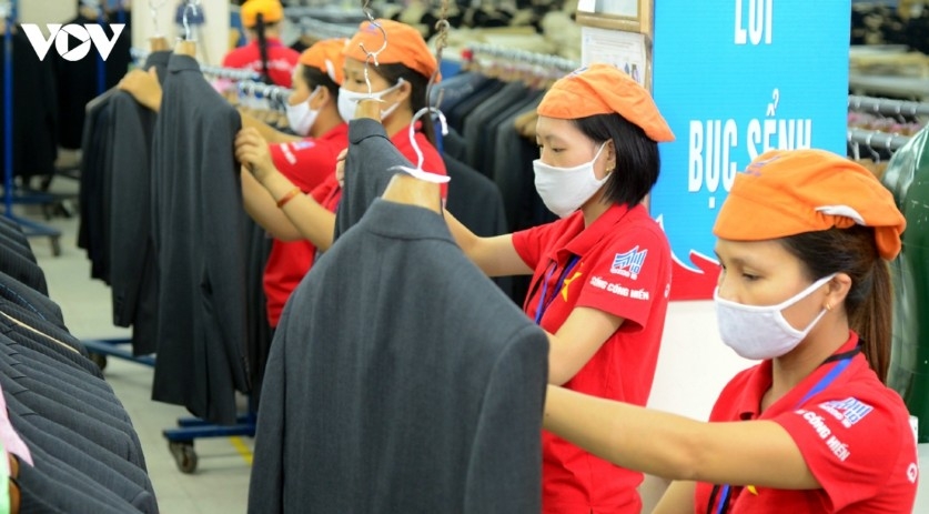 year-end export order outlook diverges for vietnamese garment makers picture 1