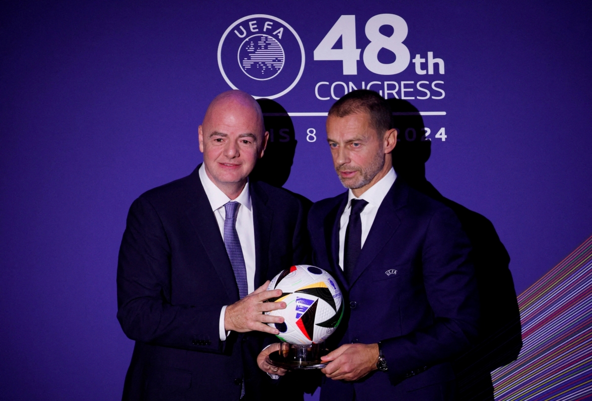 thuc hu vu chu tich fifa gianni infantino bi uefa yeu cau tu chuc hinh anh 2