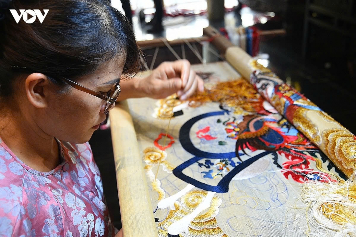 hanoi keeps traditional embroidery alive through a creative cultural space picture 6