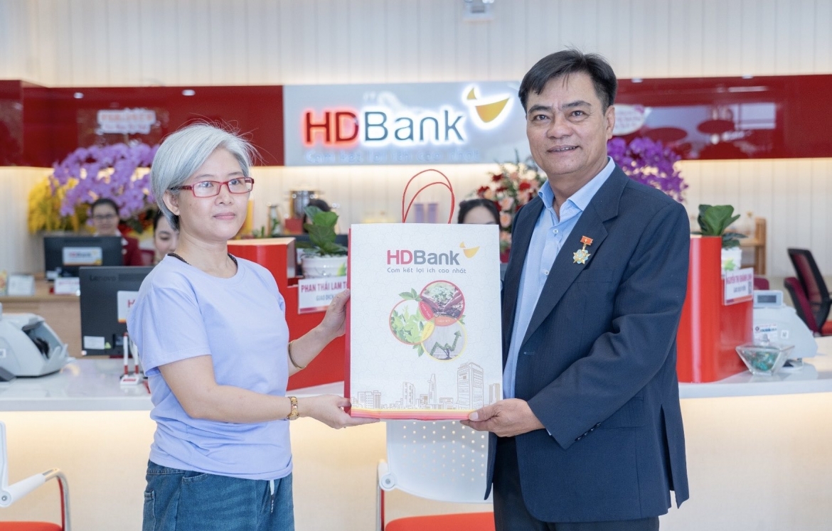 hdbank so giao dich Dong nai khai truong tru so moi hinh anh 2