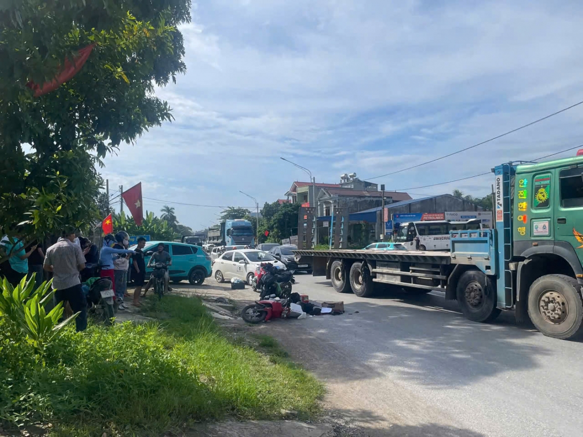 mot nguoi tu vong tai cho sau va cham voi xe khach tren quoc lo 1b hinh anh 1