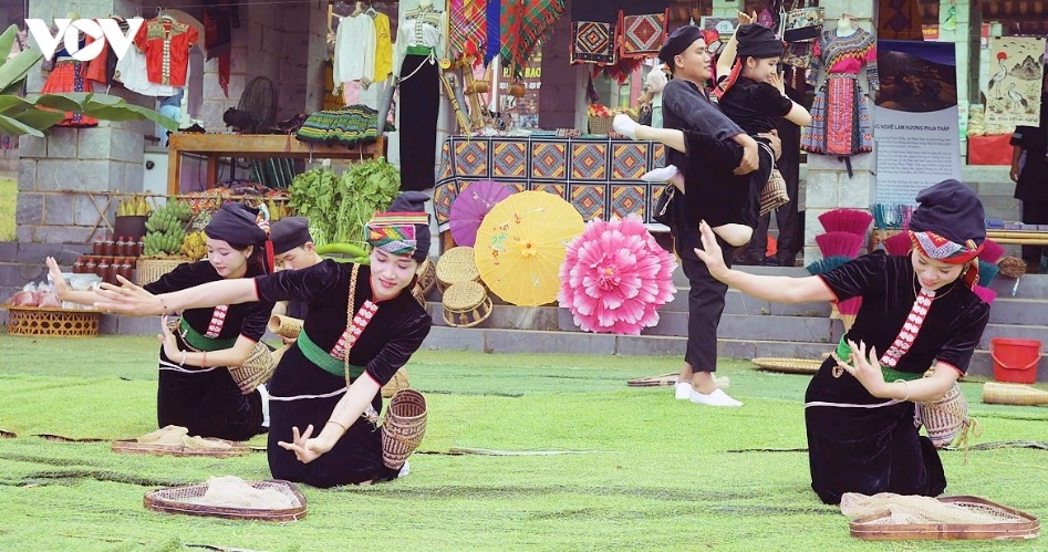 highland market fair opens in hanoi to celebrate national day picture 10