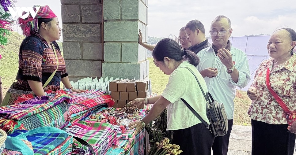 highland market fair opens in hanoi to celebrate national day picture 3