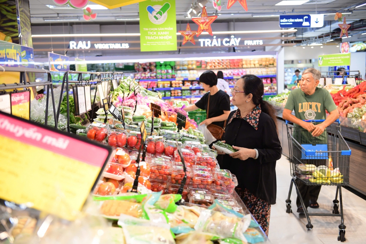 kich cau tieu dung tiep suc hang viet hinh anh 2