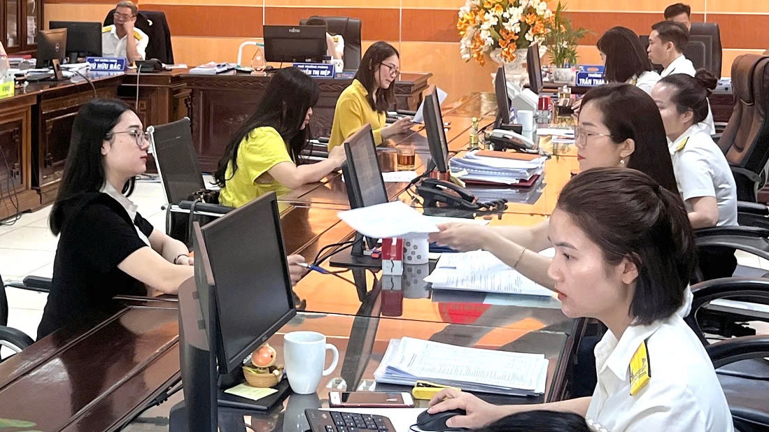 hoan thue gtgt tang 32 , nganh thue day nhanh xu ly ho so hinh anh 1
