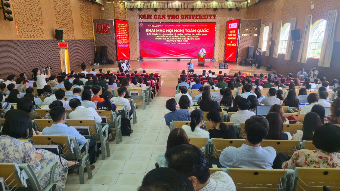 hoi nghi toan quoc boi duong, tap huan ly luan chinh tri cho doi ngu giang vien, giao vien hinh anh 2
