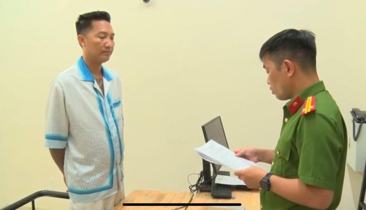 bui xuan huan huan hoa hong bi khoi to ve toi gi hinh anh 1