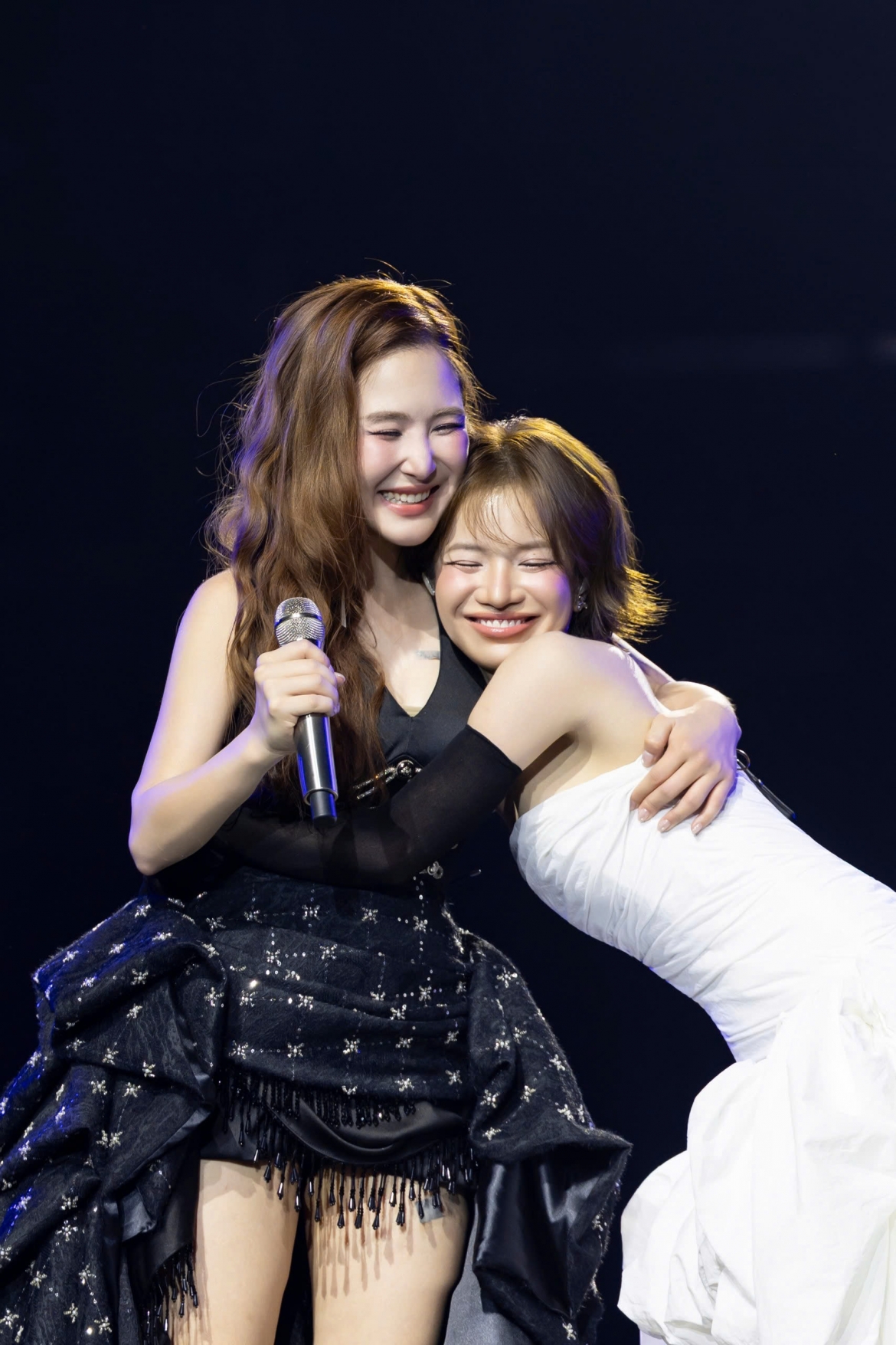 thu minh xuat hien bat ngo, song ca cung huong tram trong concert phao cuu sinh hinh anh 7