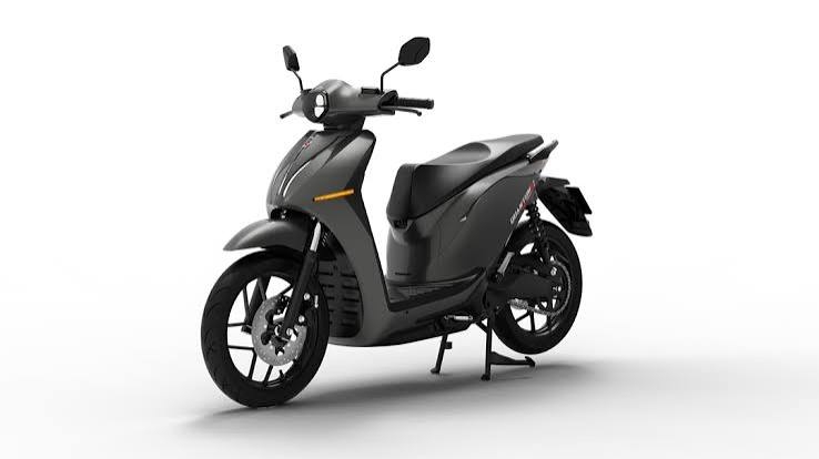 Diem danh nhung mau xe may dien di duoc xa nhat voi 1 lan sac hinh anh 1