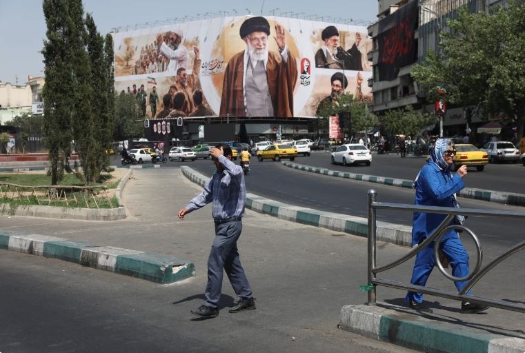iran doa danh cac mo dau vung vinh neu my mo cuoc tan cong moi hinh anh 1