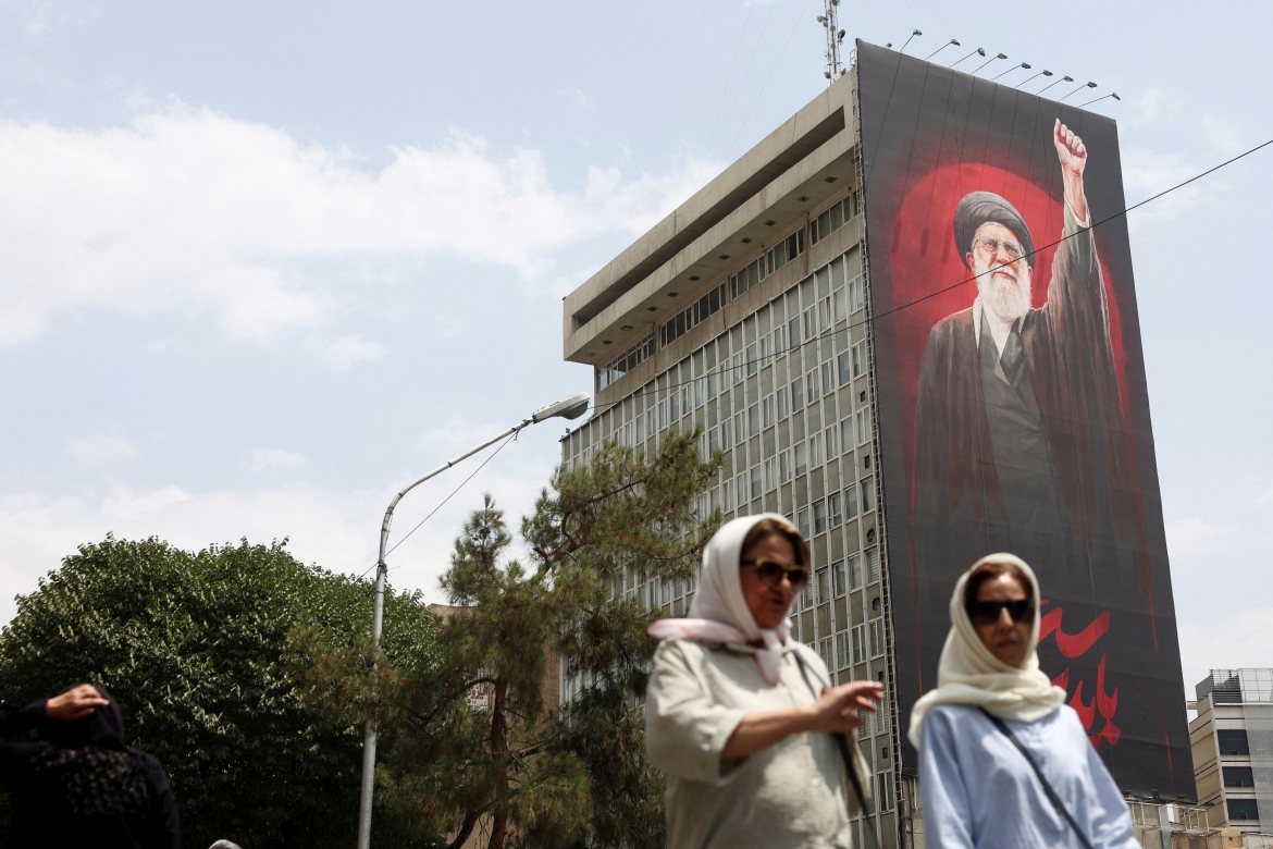iran cao buoc my khung bo kinh te bang lenh trung phat moi hinh anh 1