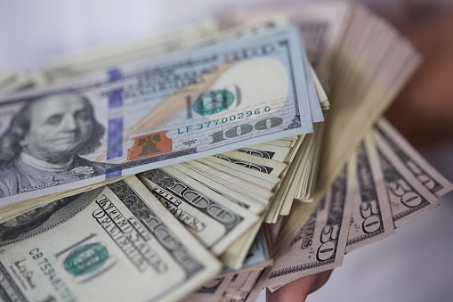 Tỷ giá USD hôm nay 4/8: Giá bán USD tự do giảm mạnh còn 26.110 đồng/USD