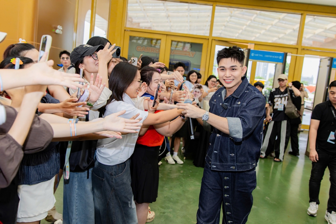jun pham cung fan gop 1,46 ty dong ho tro phau thuat tim cho tre em ngheo hinh anh 1