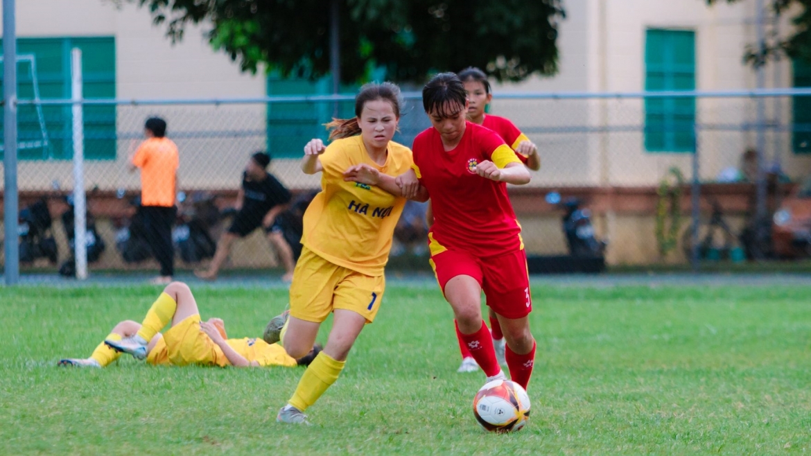 ket qua bong da nu viet nam hom nay 5 8 ha noi thang dam tp.hcm hinh anh 1