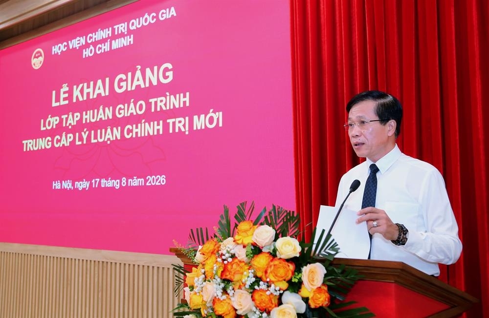Doi moi dao tao ly luan chinh tri de can bo sat thuc tien, vung nang luc hinh anh 1