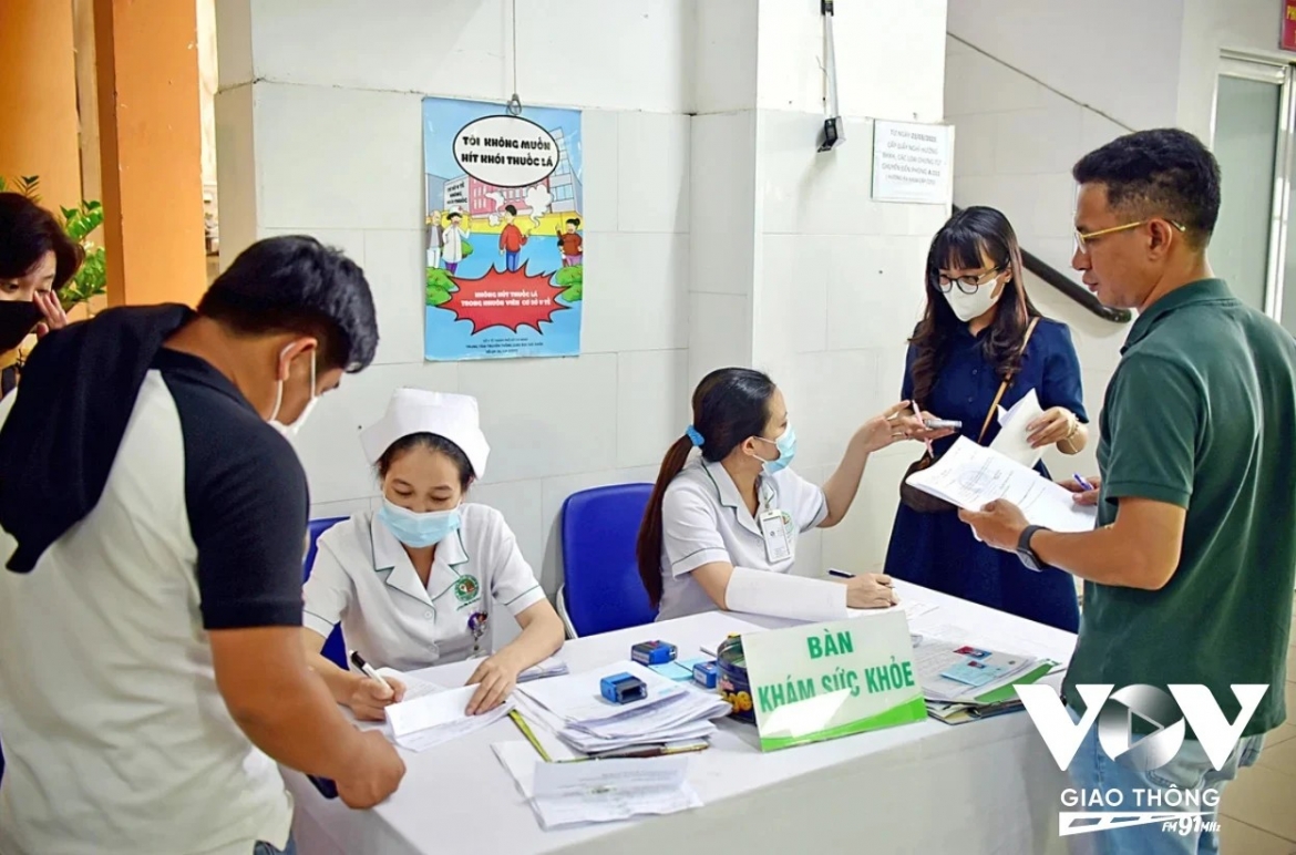 tu 10 9, khong kham suc khoe dinh ky cho lao dong khong chi nop phat la xong hinh anh 1