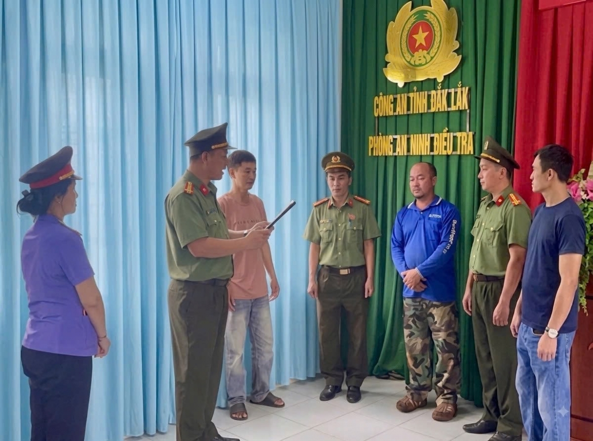 khoi to doi tuong loi dung tu do dan chu xam pham loi ich nha nuoc hinh anh 1