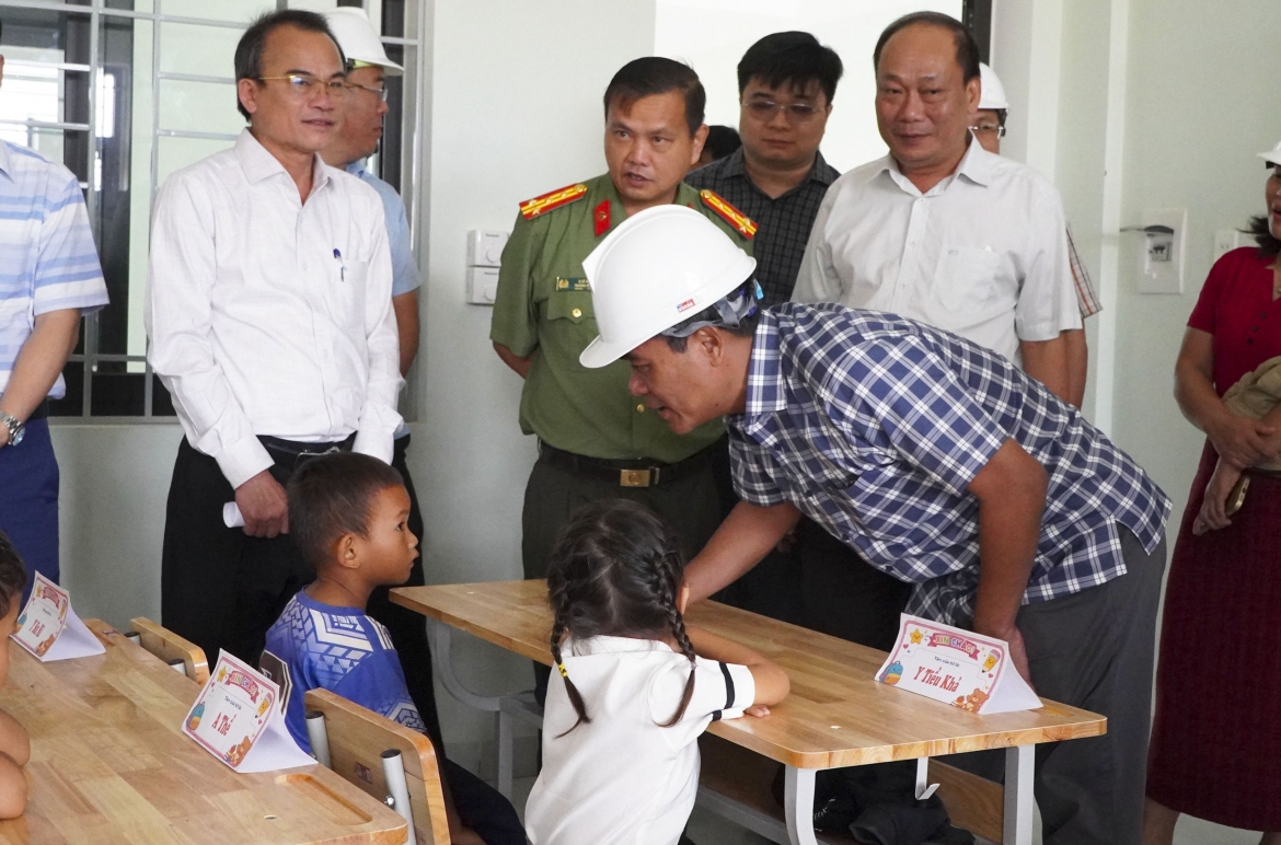 tang ca, tang kip hoan thien 4 truong noi tru vung bien gioi quang ngai hinh anh 2