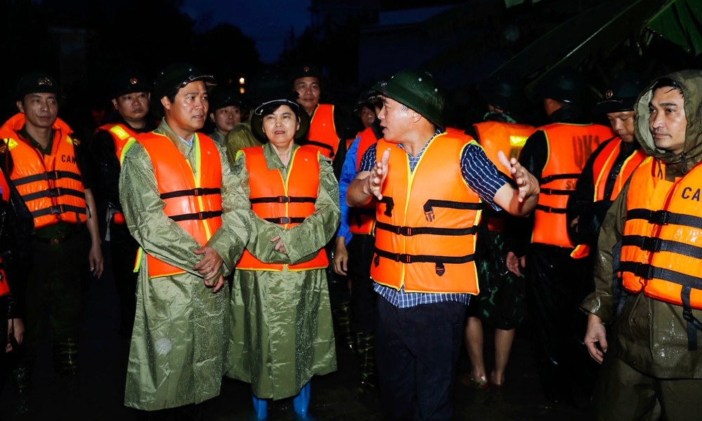 bac ninh di doi 58 ho dan, huy dong hon 800 nguoi ung pho mua lu tai xa kep hinh anh 1