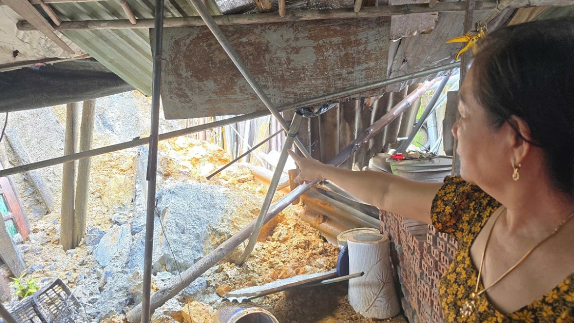 mua lon keo dai tai lao cai gay ngap ung va sat lo hinh anh 2