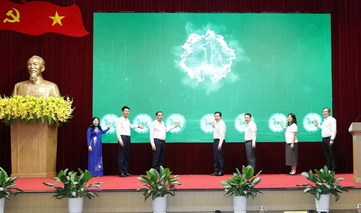 lao cai ra mat nen tang du lich thong minh tich hop ai hinh anh 1