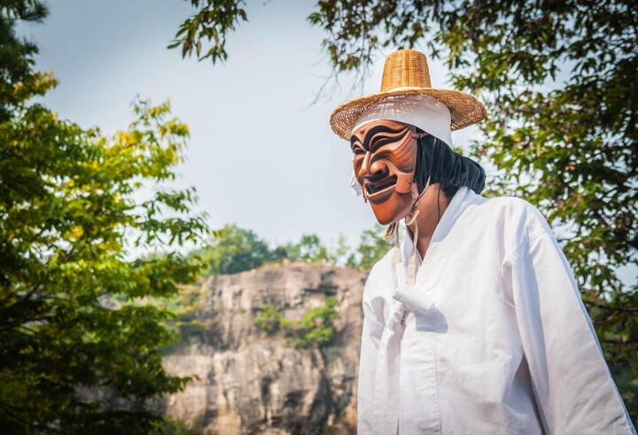 le cung ram thang 7 o han quoc co giong viet nam khong hinh anh 3