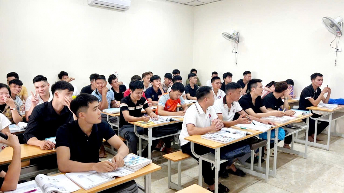 ra nuoc ngoai lam viec hieu luat de khong vuong vong lao ly hinh anh 2