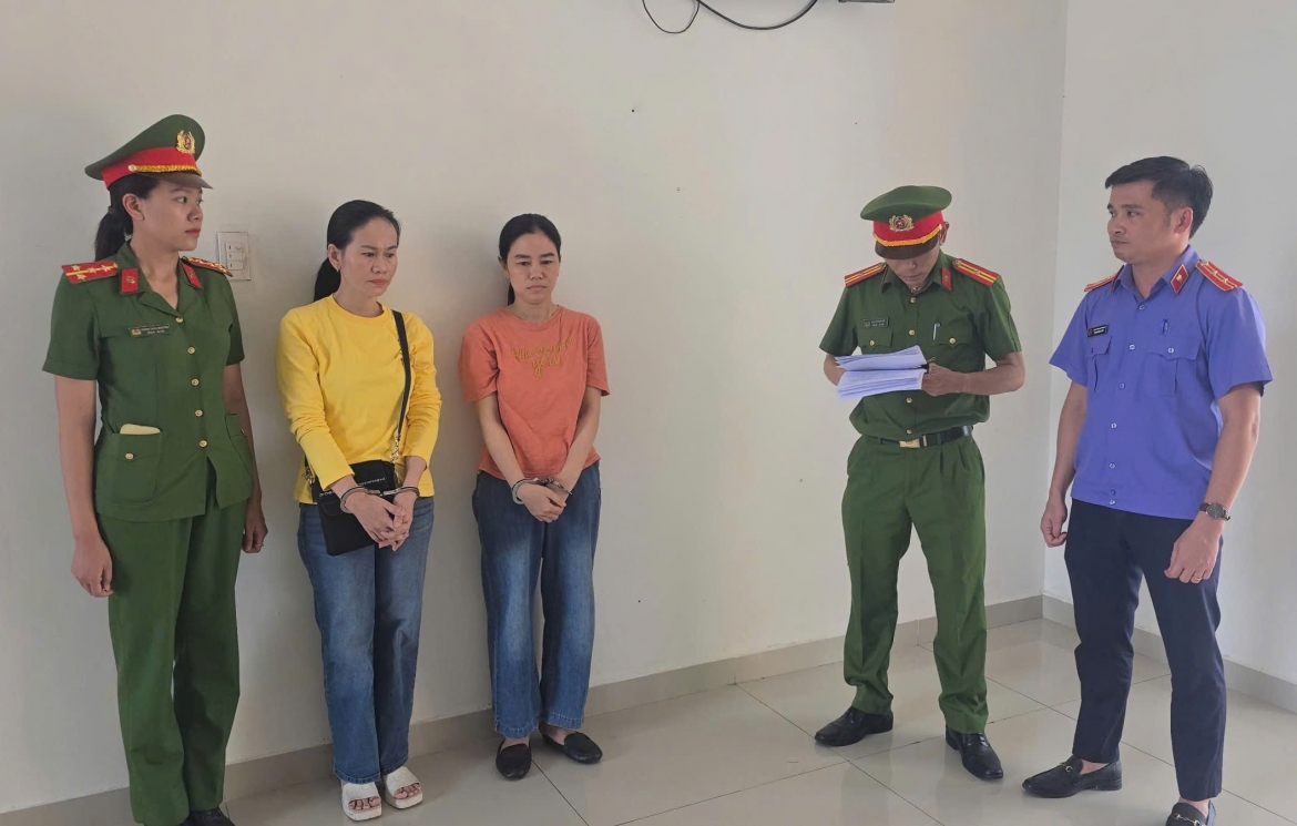 2 doi tuong lua dao hon 7 ty dong bang thu doan vay dao han ngan hang hinh anh 2