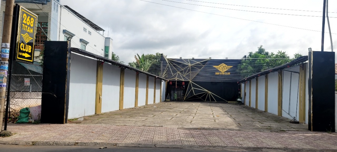 kiem tra dot xuat quan bar giua dem, phat hien 17 nguoi duong tinh voi ma tuy hinh anh 1