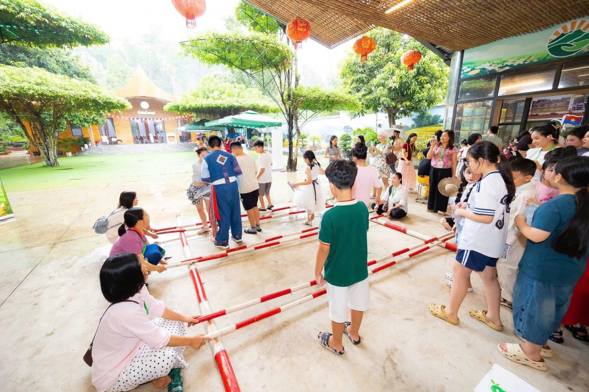 mc nhi thoi cong nghe hoc dan chuong trinh tu tro choi dan gian hinh anh 5