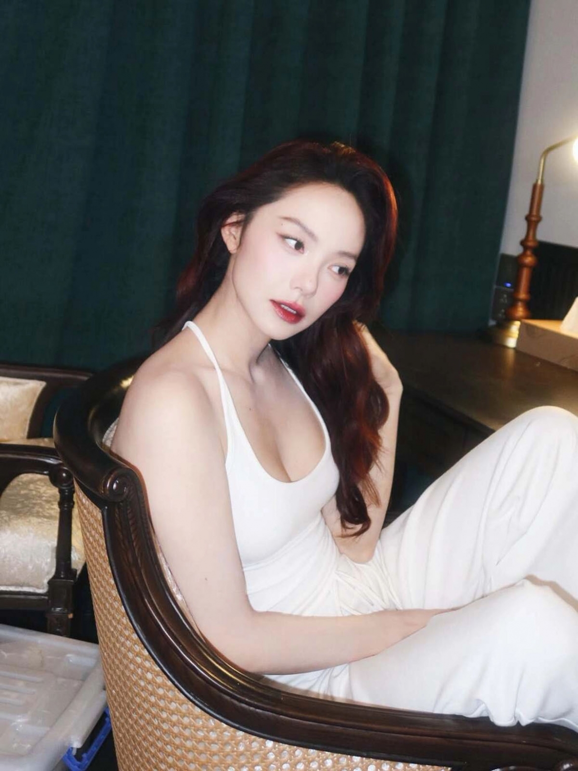 sao viet 22-8 tien luat va thu trang len tieng vu nu dien vien bi chem hinh anh 12