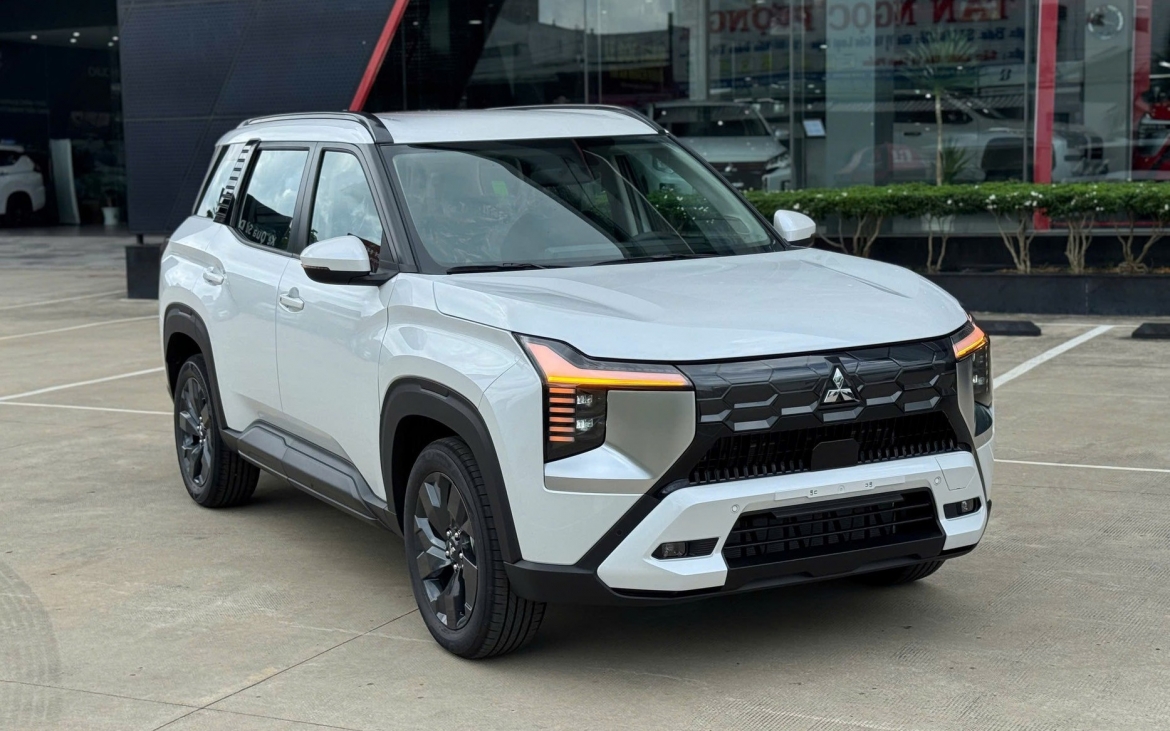 mitsubishi destinator giam gia gan 80 trieu dong, quyet dau cx-5 va tucson hinh anh 1