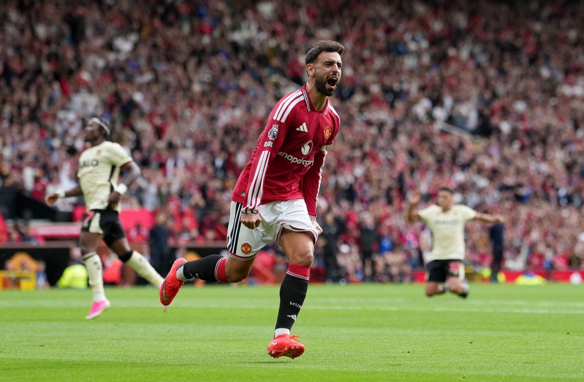 bruno fernandes lap hat-trick, mu thang nguoc ipswich day kich tinh hinh anh 1
