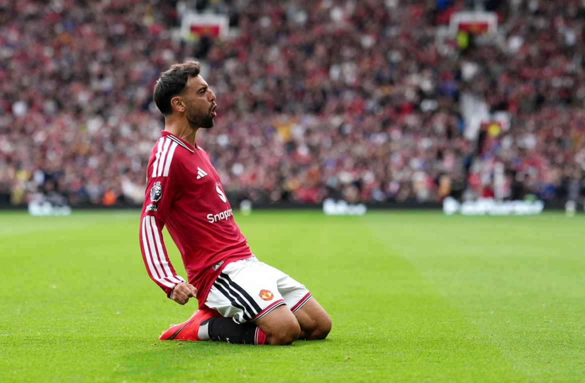 bruno fernandes lap hat-trick, mu thang nguoc ipswich day kich tinh hinh anh 9