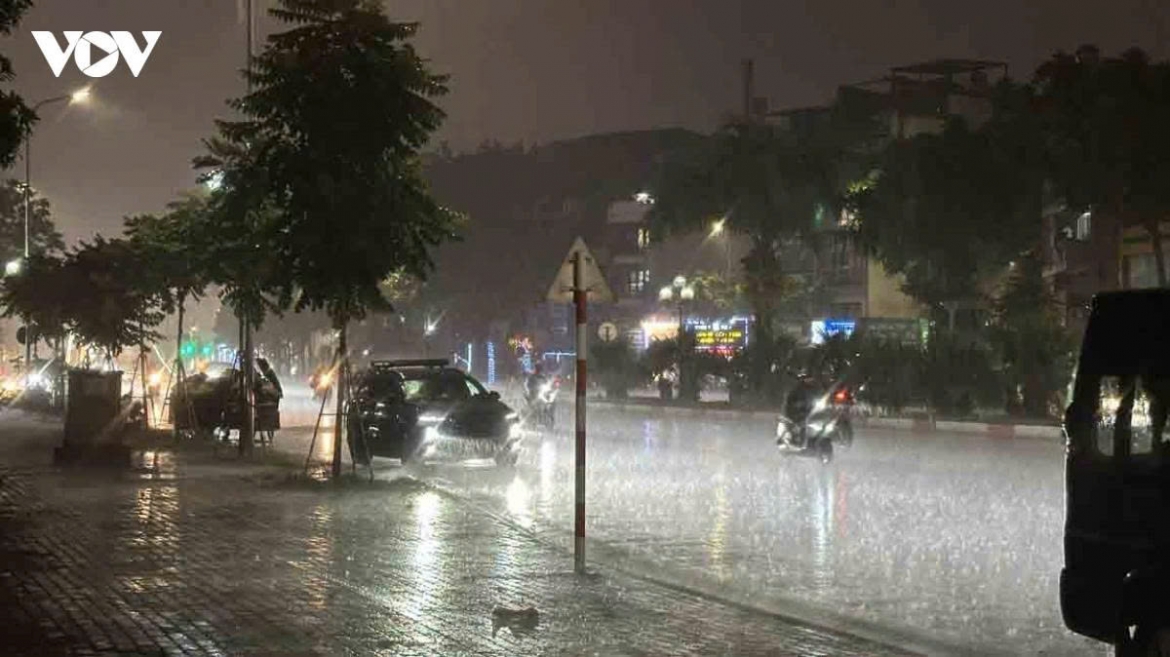 thoi tiet ngay 15 8 bac bo mua dong, mien trung co noi nang nong gay gat hinh anh 1