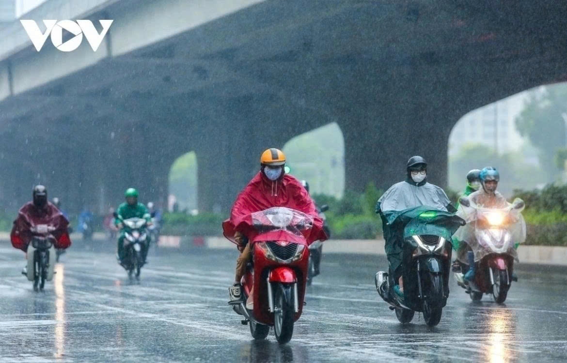 Thời tiết ngày 27/8: Miền Bắc mưa dông, miền Trung nắng nóng gay gắt