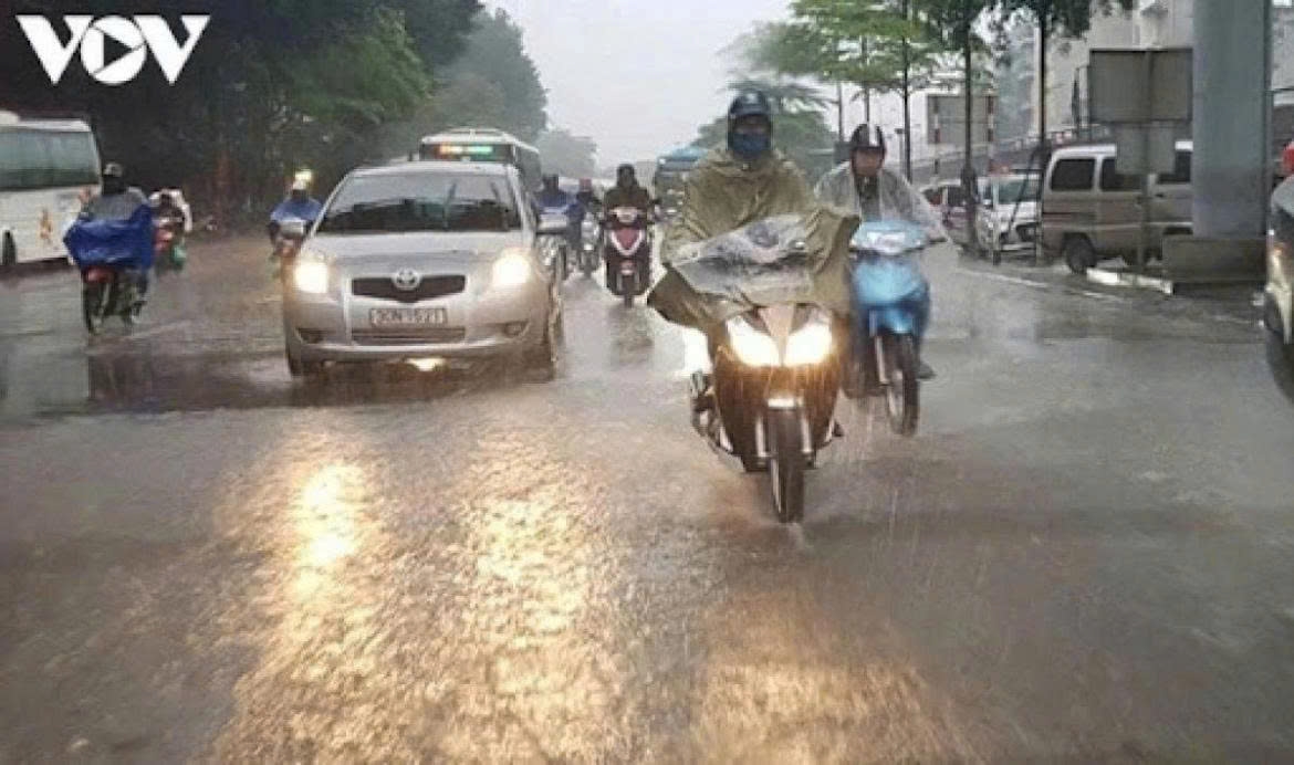 thoi tiet ngay 29 8 bac bo mua dong, mien trung nang nong hinh anh 1