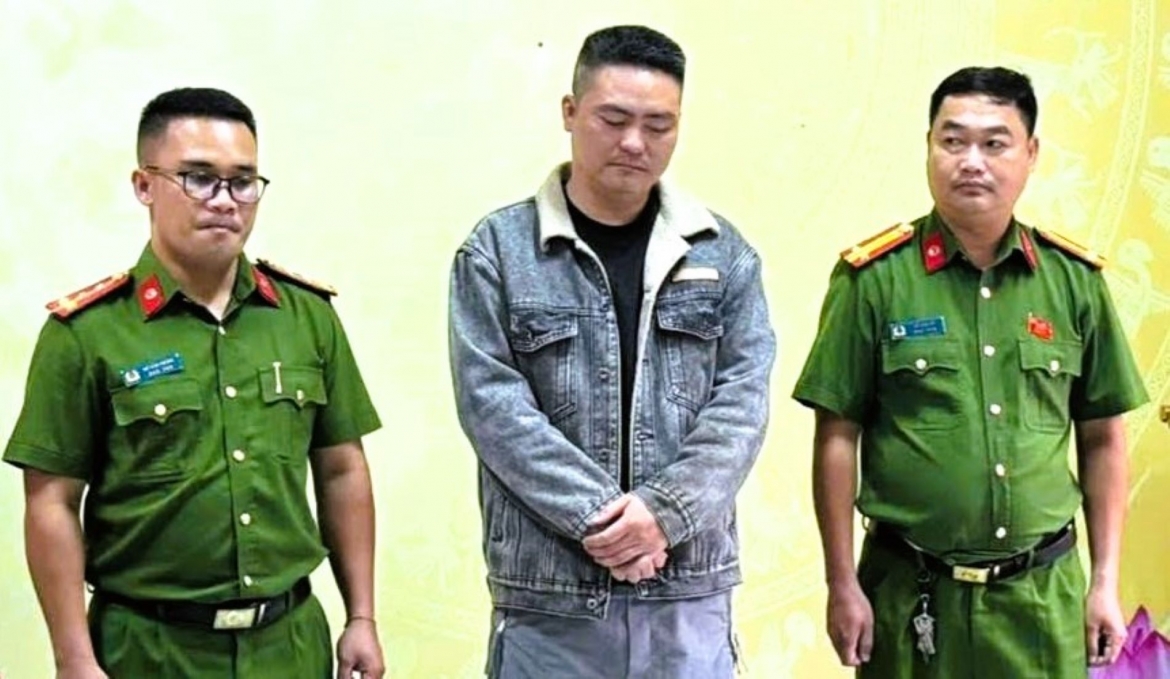 khoi to doi tuong van chuyen trai phep gan 50 tan hang hoa qua bien gioi hinh anh 1