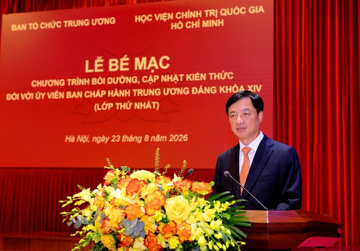 be mac lop cap nhat kien thuc doi voi Uy vien trung uong Dang khoa xiv hinh anh 1
