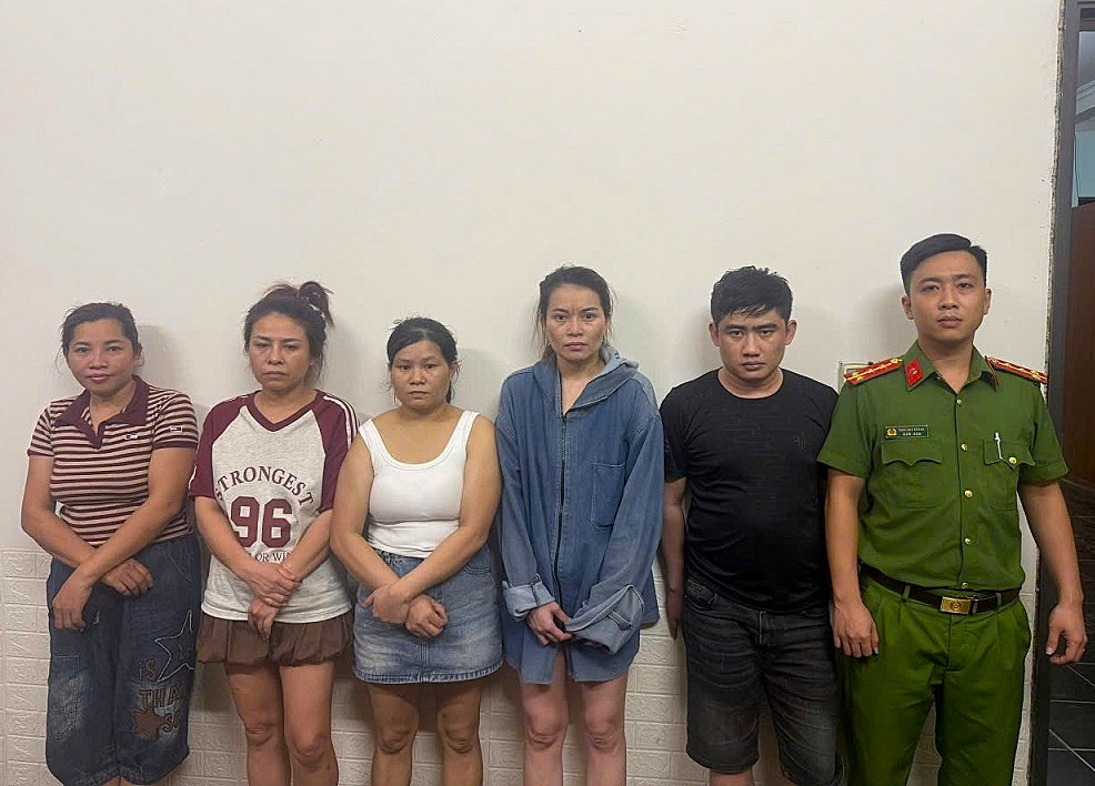 bat giu chu nha nghi va 7 doi tuong lien quan den mai dam, ma tuy hinh anh 1