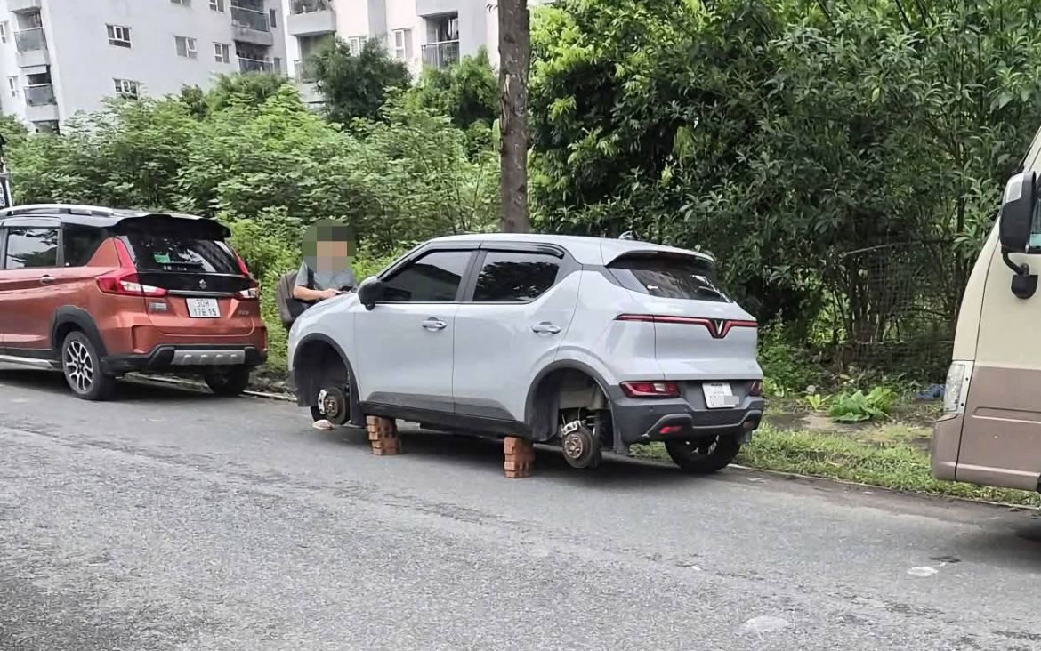 O to do qua dem o khu do thi thanh ha bi thao trom 2 banh, cong an vao cuoc hinh anh 1